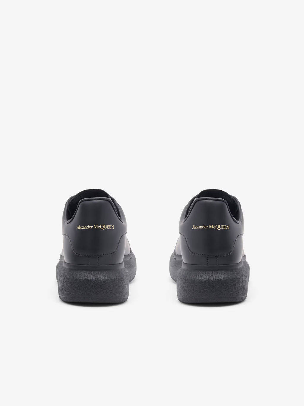 Men's Oversized Sneaker in Black