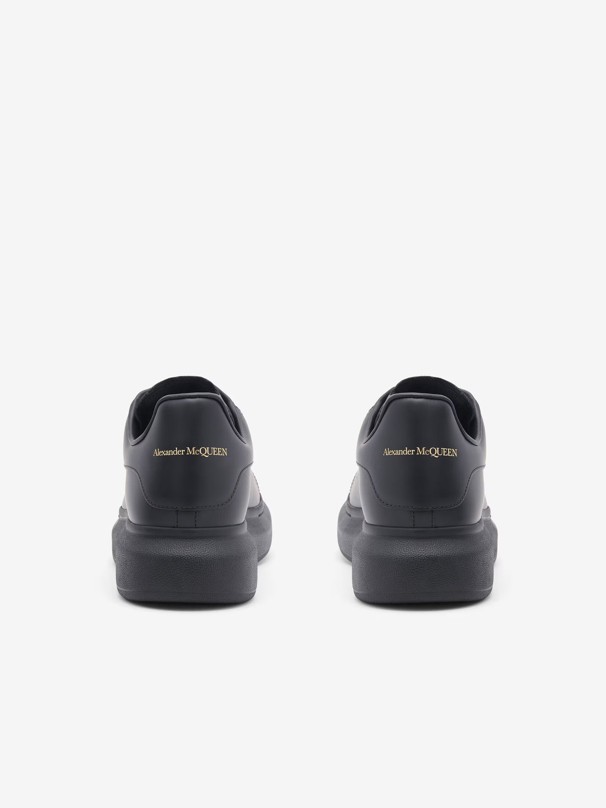 Men's Oversized Sneaker in Black