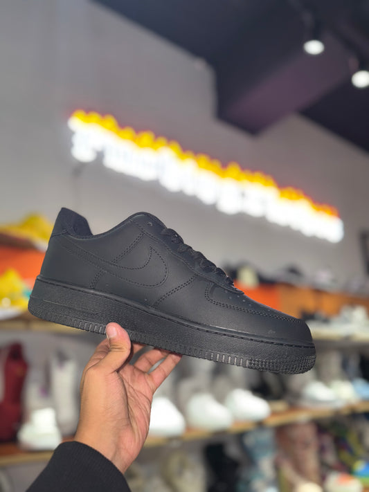 A Force 1 Black