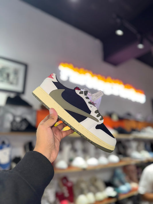 J1 Low Travis Verde