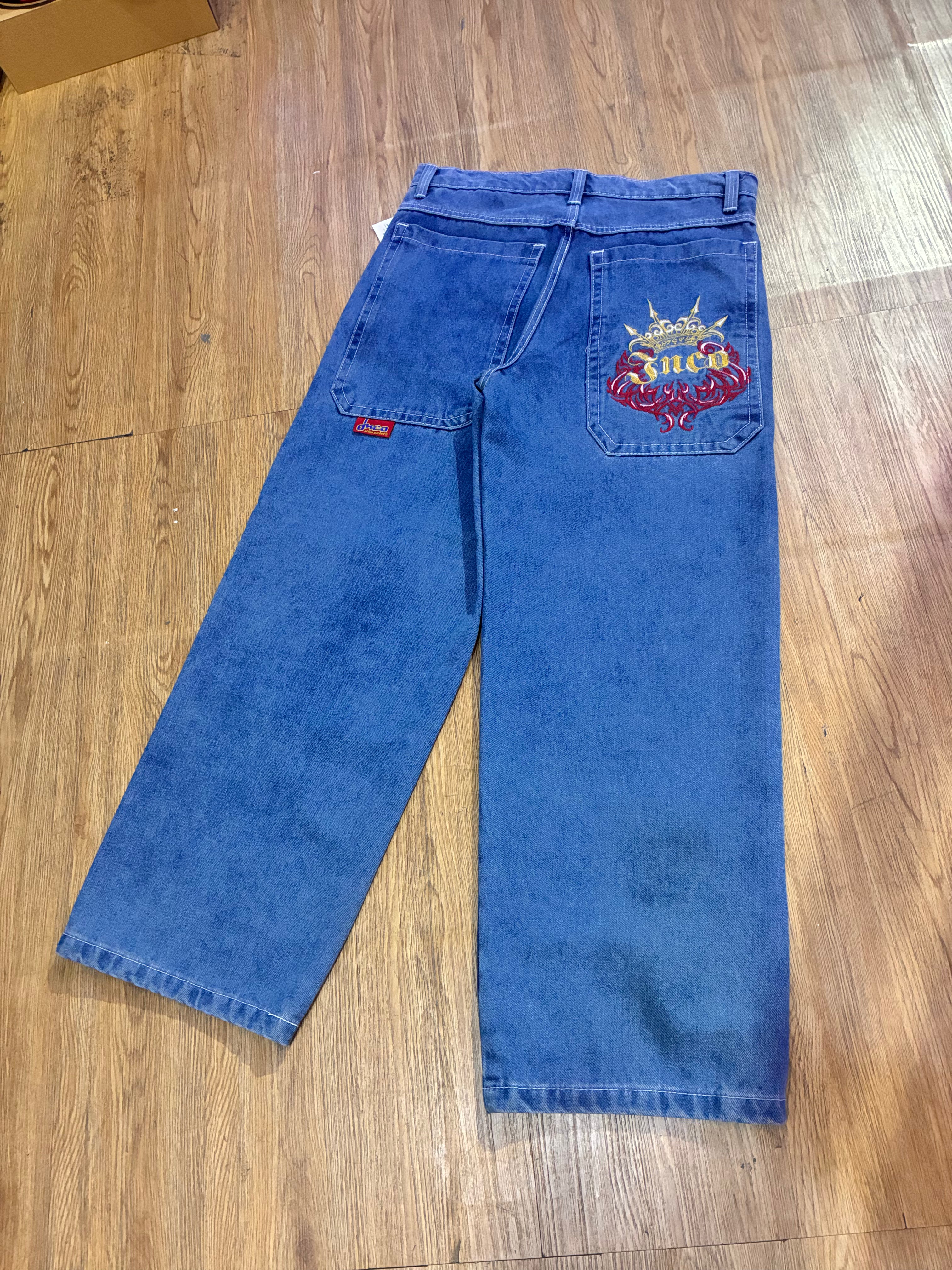 Bordado JNCO Corona, corte baggy/wide-leg