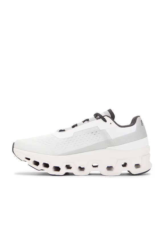 on cloud running blanco negro