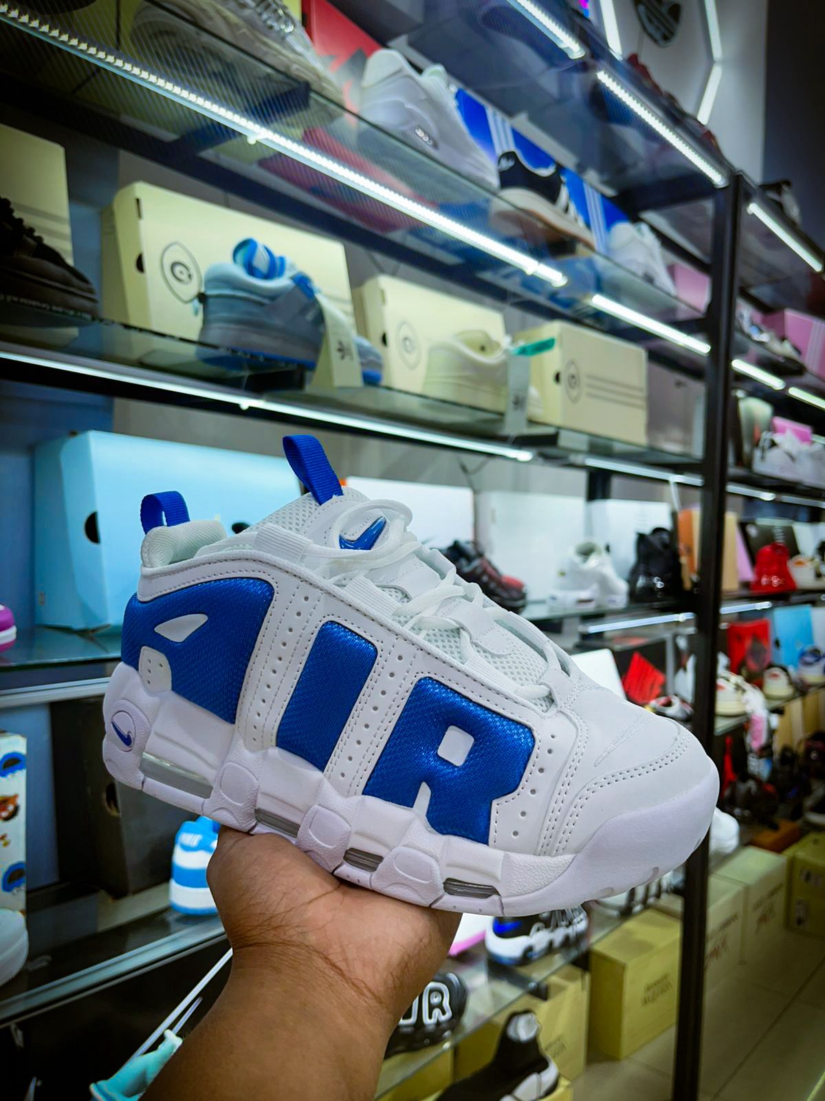 TENIS NIKE AIR MORE UPTEMPO LOW