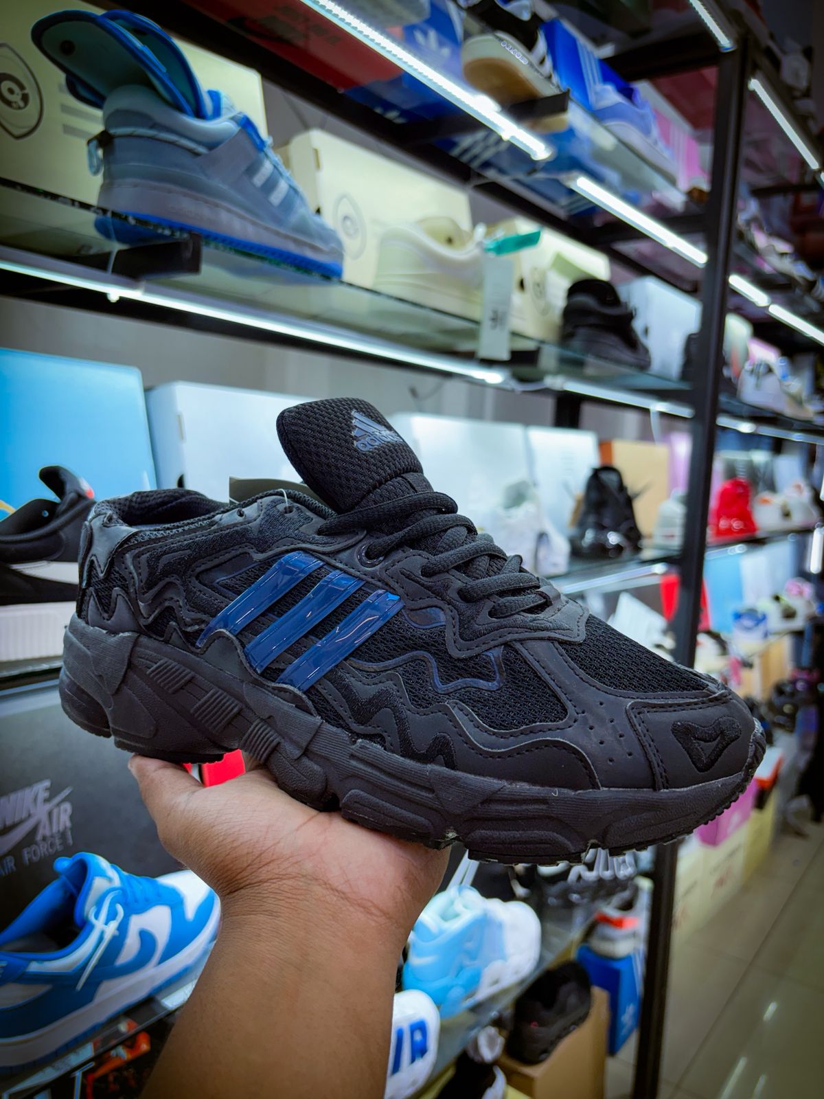 TENIS ADIDAS RESPONSE CL BAD BUNNY