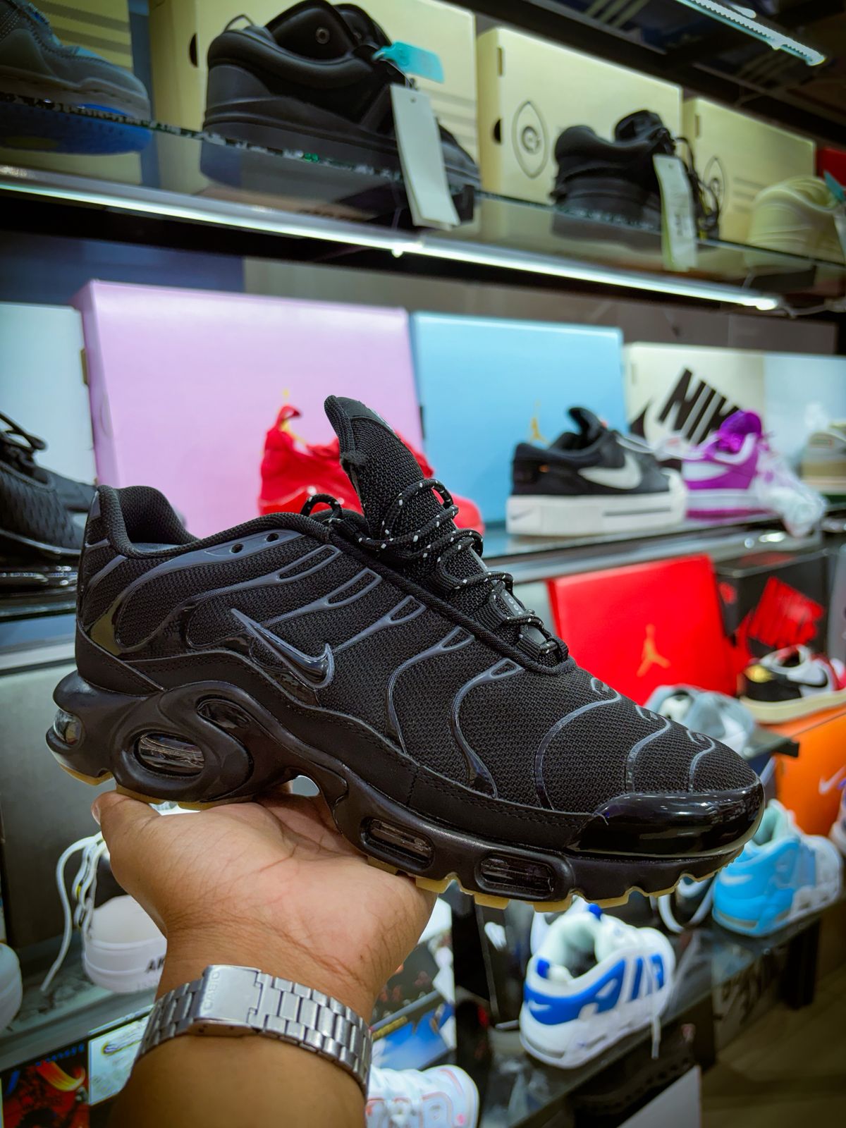 TENIS NIKE AIR MAX TN PLUS NEGROS
