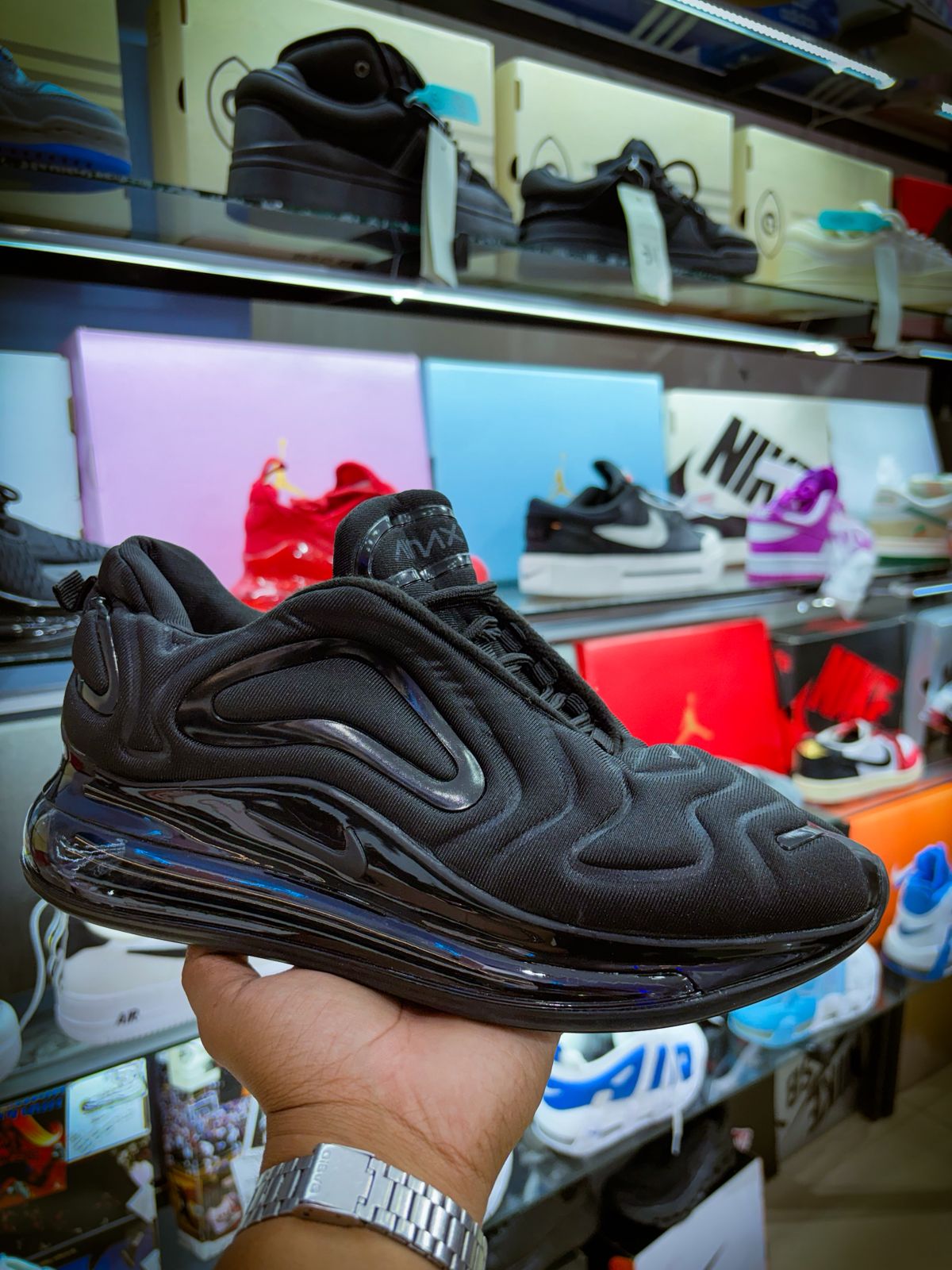 TENIS NIKE  AIR MAX 720 TRIPLE BLACK