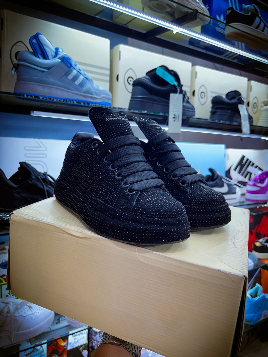 TENIS ALEXANDER MCQUEEN BLACK CRYTAL