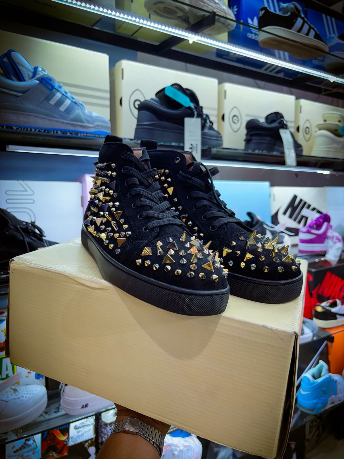 TENIS CHRISTIAN LOUBOUTIN LOUIS ORLATO SPIKES
