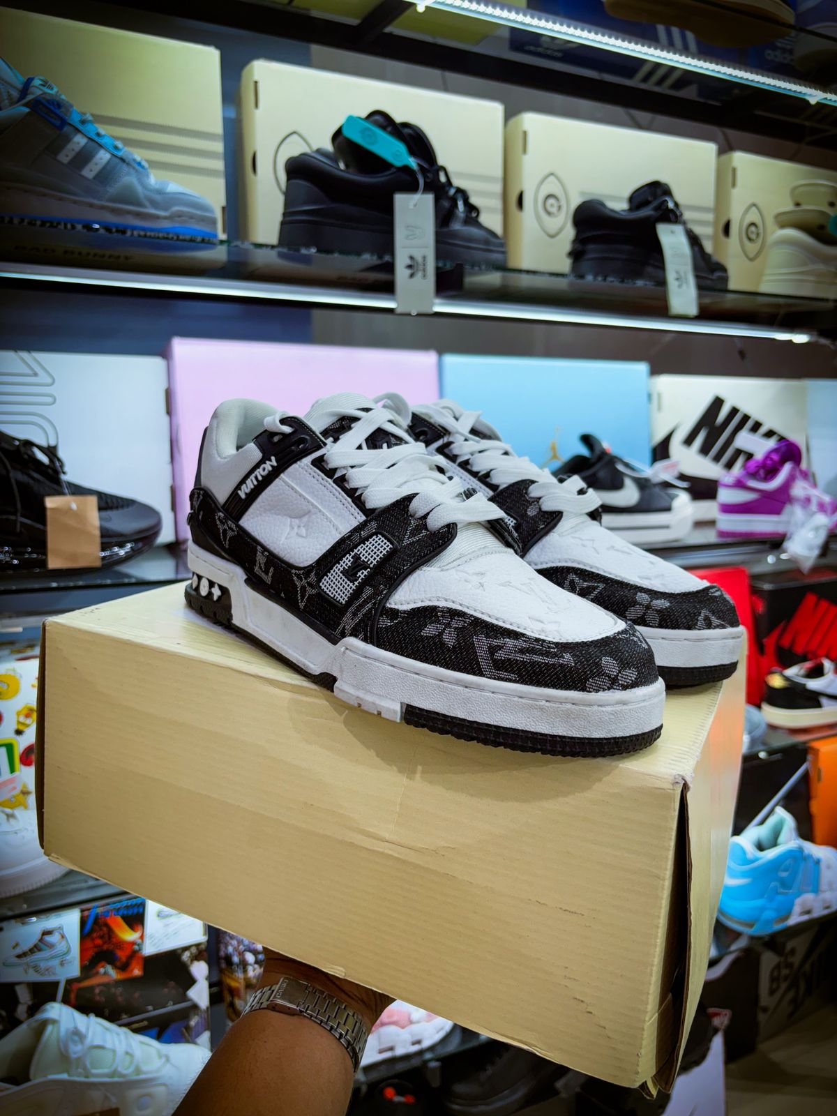 TENIS LV TRAINER  LOUIS VUITTON