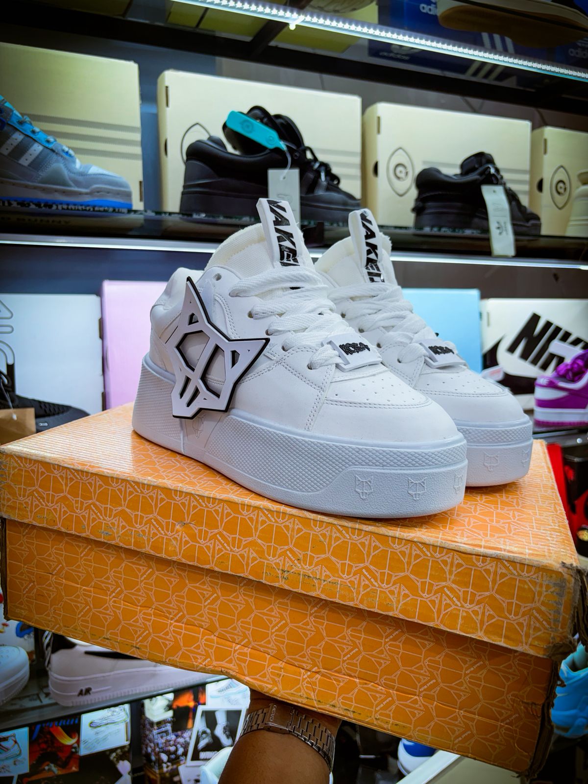 TENIS NAKED WOLFE BLANCOS