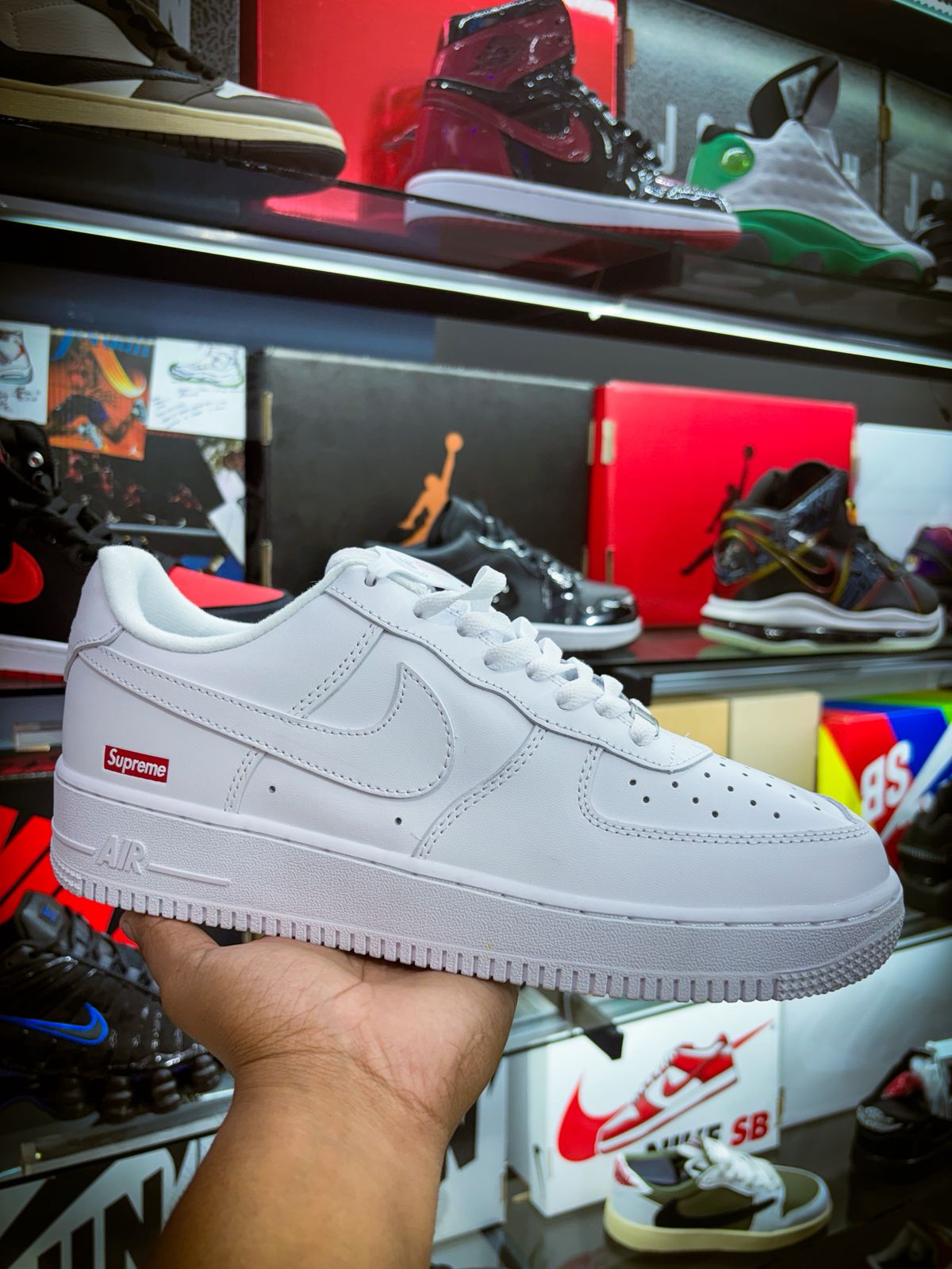 TENIS NIKE AIR FORCE 1 LOW SUPREME