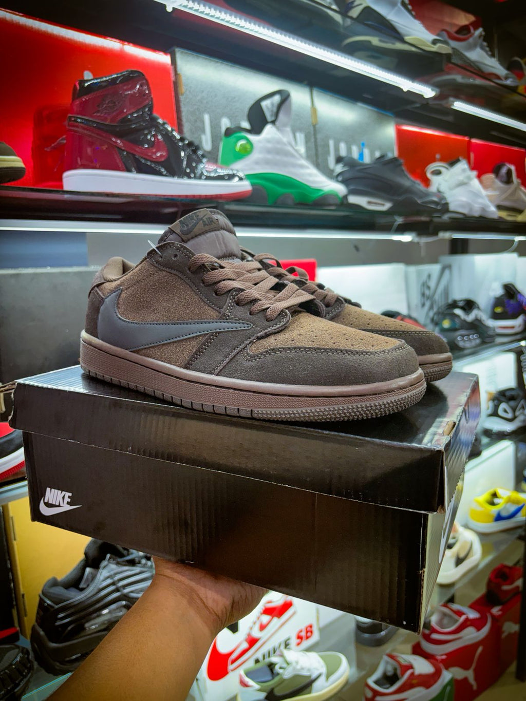 TENIS NIKE JORDAN 1 LOW OG TRAVIS SCOTT
