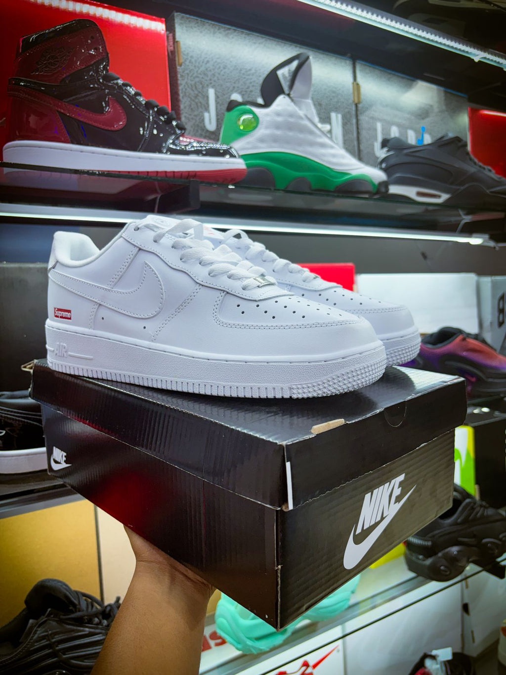 TENIS NIKE AIR FORCE 1 LOW SUPREME