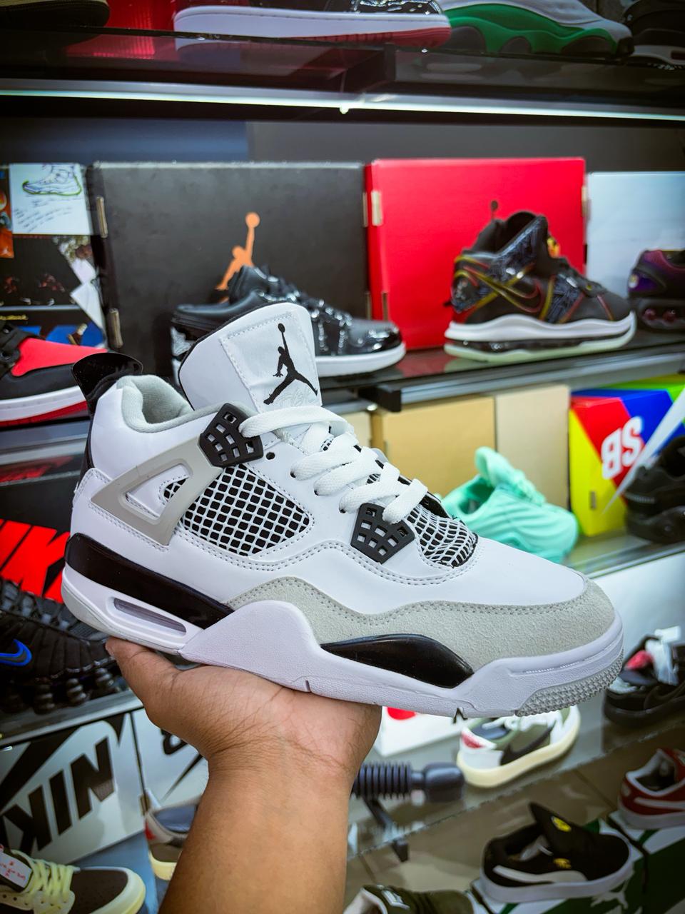TENIS AIR JORDAN 4 RETRO