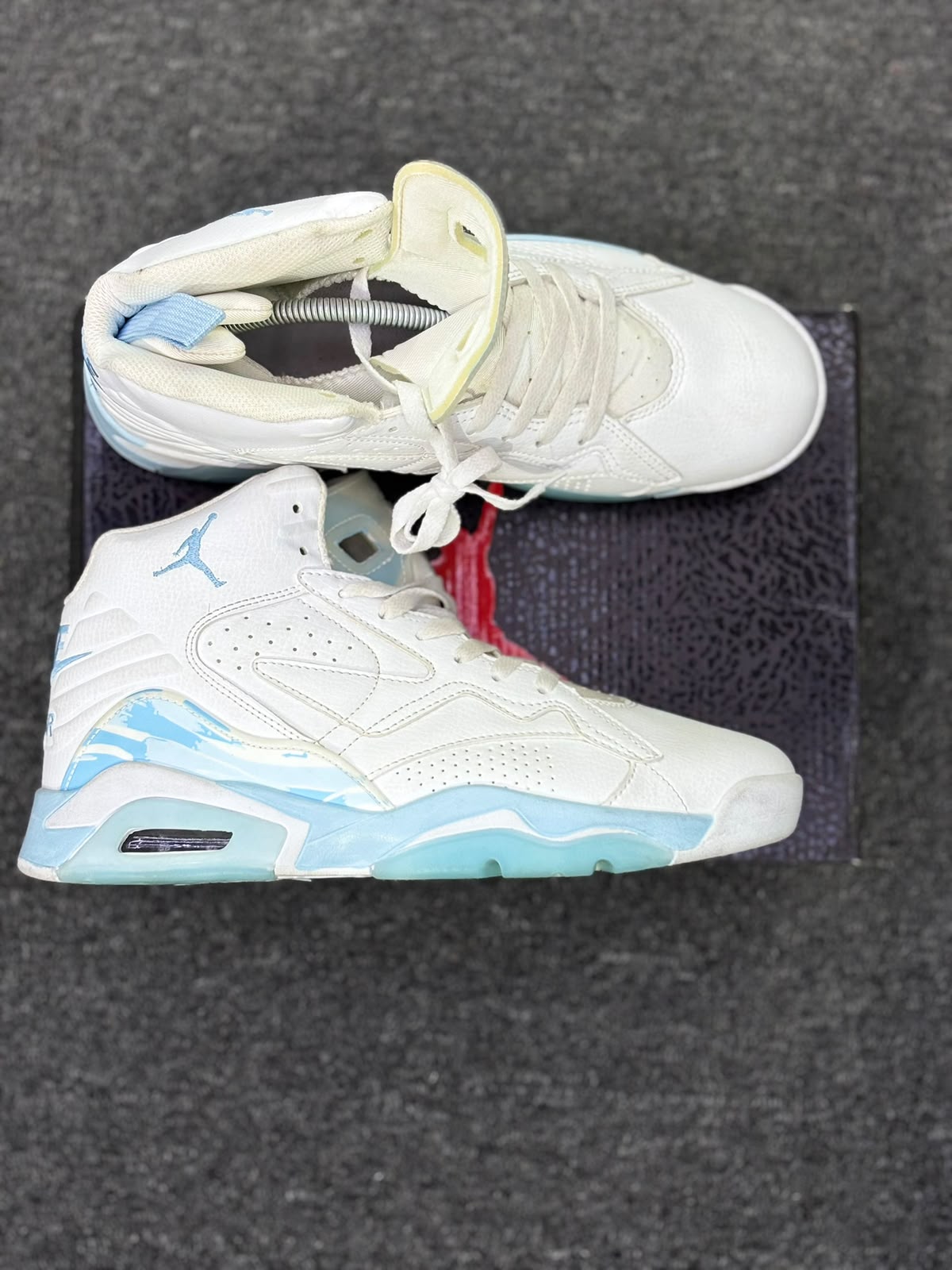 TENIS JORDAN MVP "WHITE ICE BLUE"