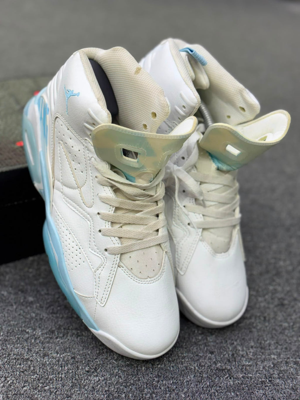TENIS JORDAN MVP "WHITE ICE BLUE"