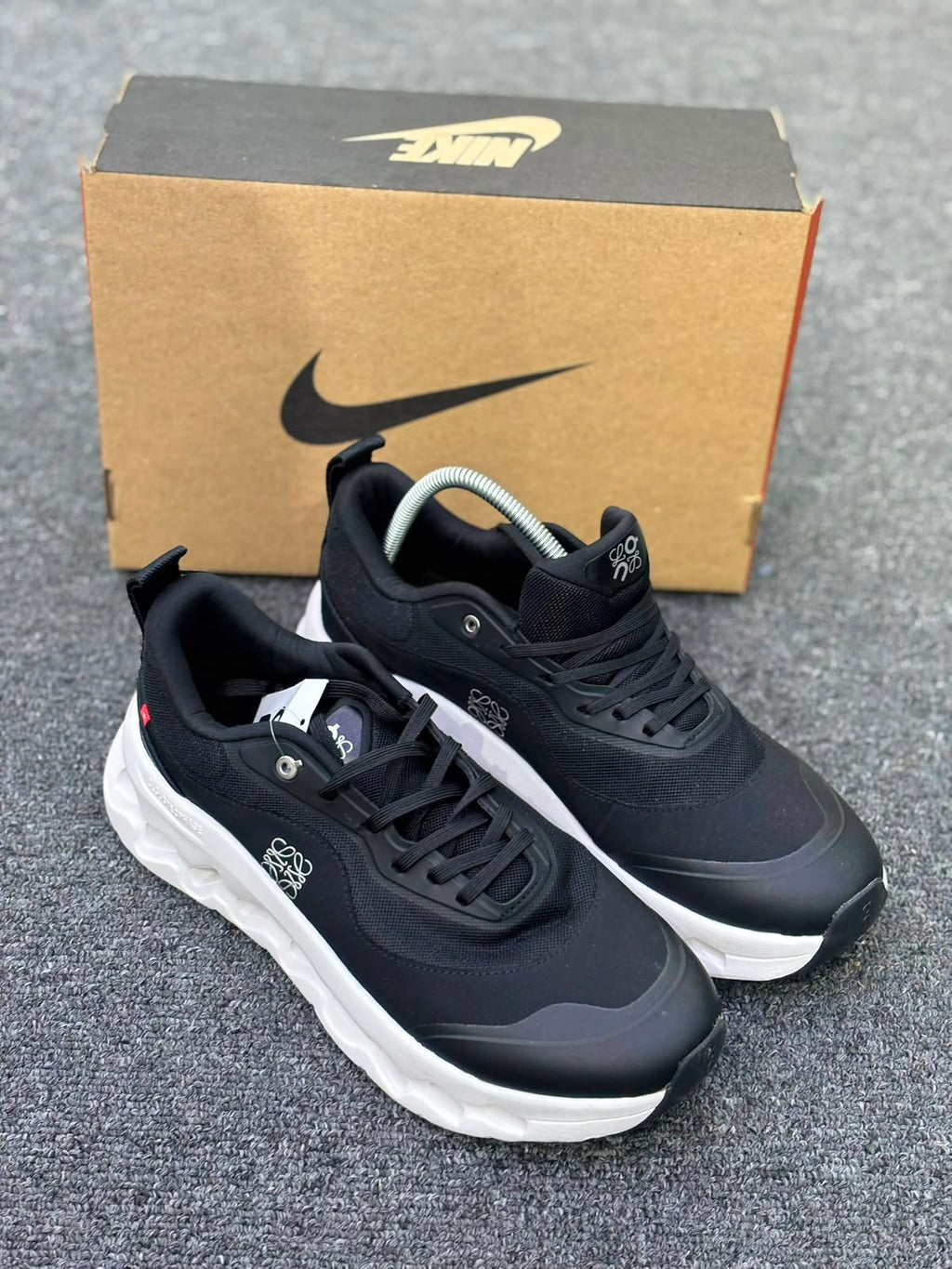 TENIS LOEWE X ON RUNNING CLOUDTILT