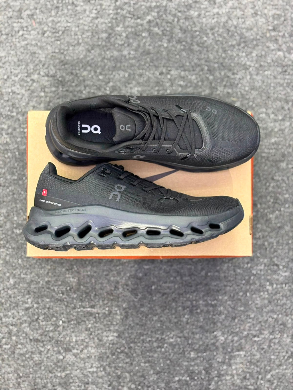 TENIS ON RUNNING CLOUDTILT TRIPLE BLACK