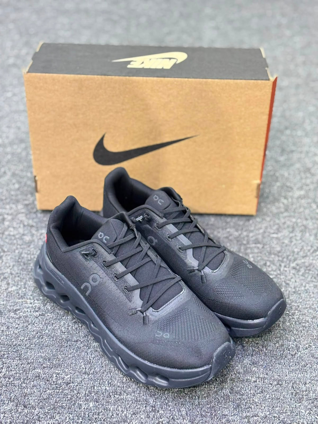 TENIS ON RUNNING CLOUDTILT TRIPLE BLACK