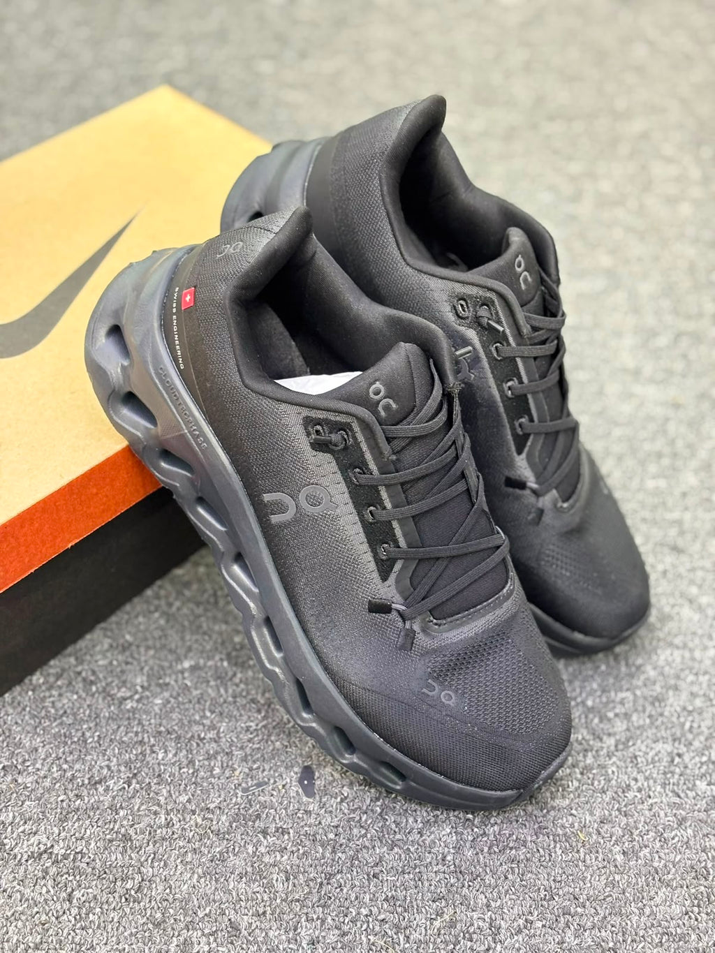 TENIS ON RUNNING CLOUDTILT TRIPLE BLACK