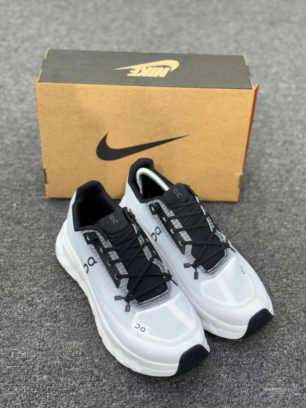 TENIS ON RUNNING CLOUDTILT WHITE