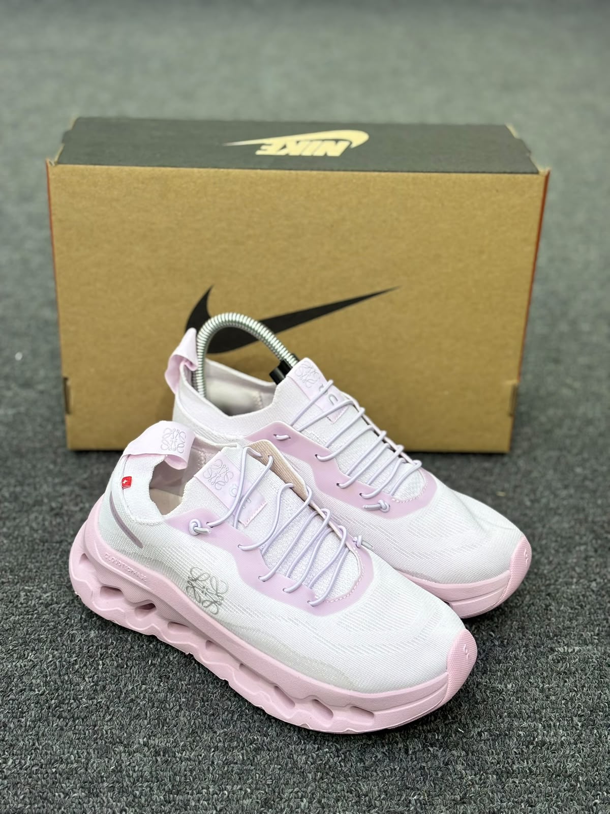 TENIS ON RUNNING CLOUDTILT LOEWE PALE PINK