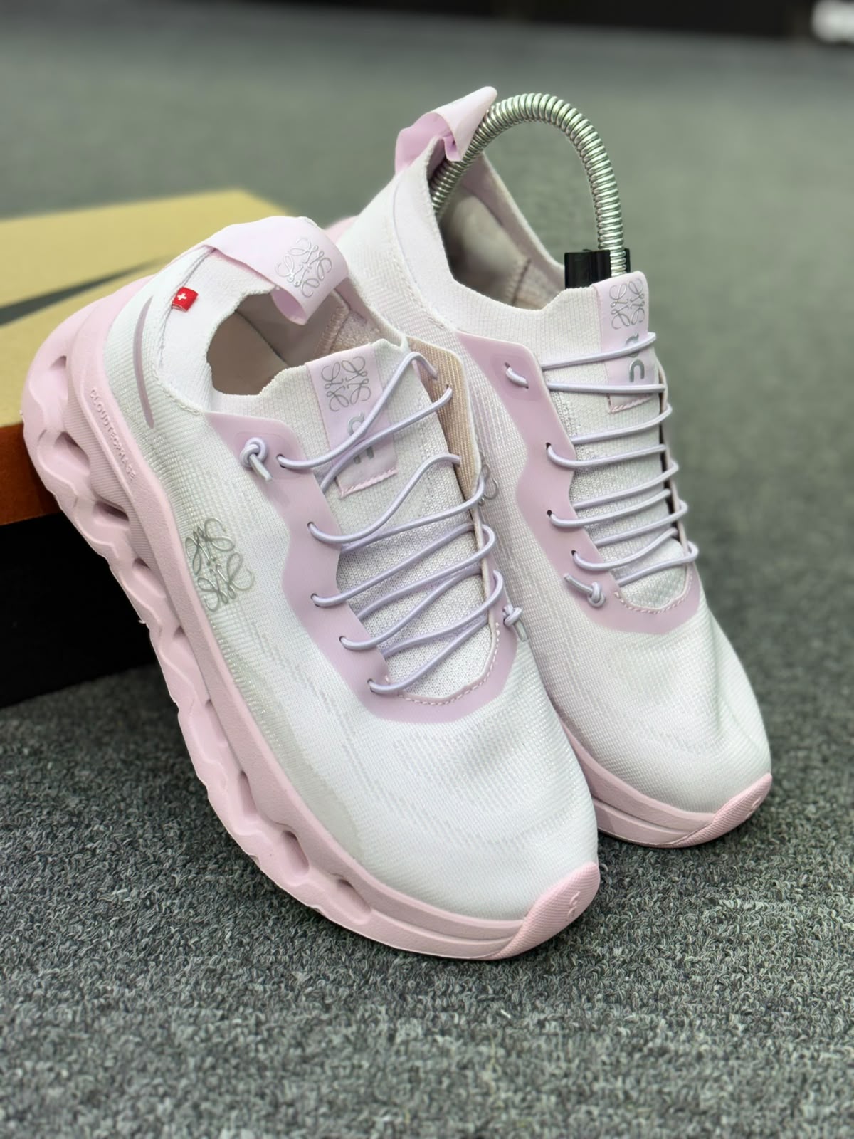 TENIS ON RUNNING CLOUDTILT LOEWE PALE PINK