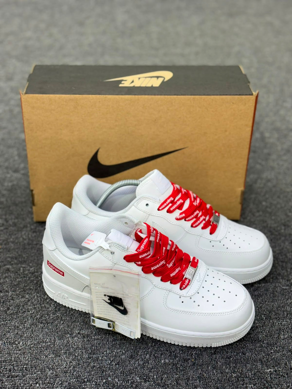 TENIS NIKE AIR FORCE 1 LOW X SUPREME
