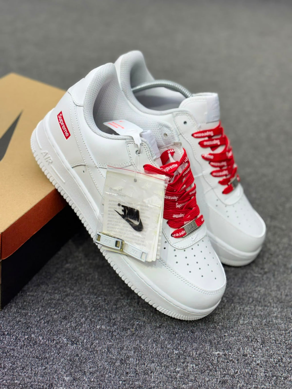 TENIS NIKE AIR FORCE 1 LOW X SUPREME