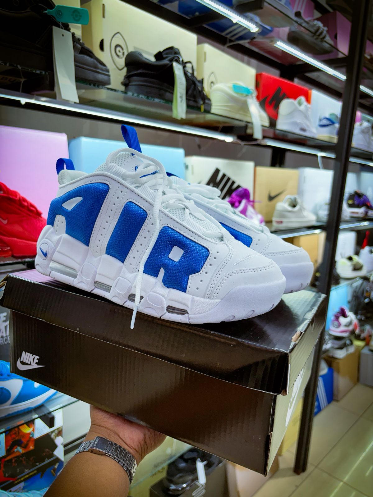 TENIS NIKE AIR MORE UPTEMPO LOW