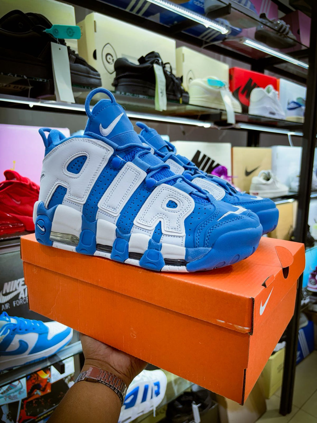 TENIS NIKE AIR MORE UPTEMPO