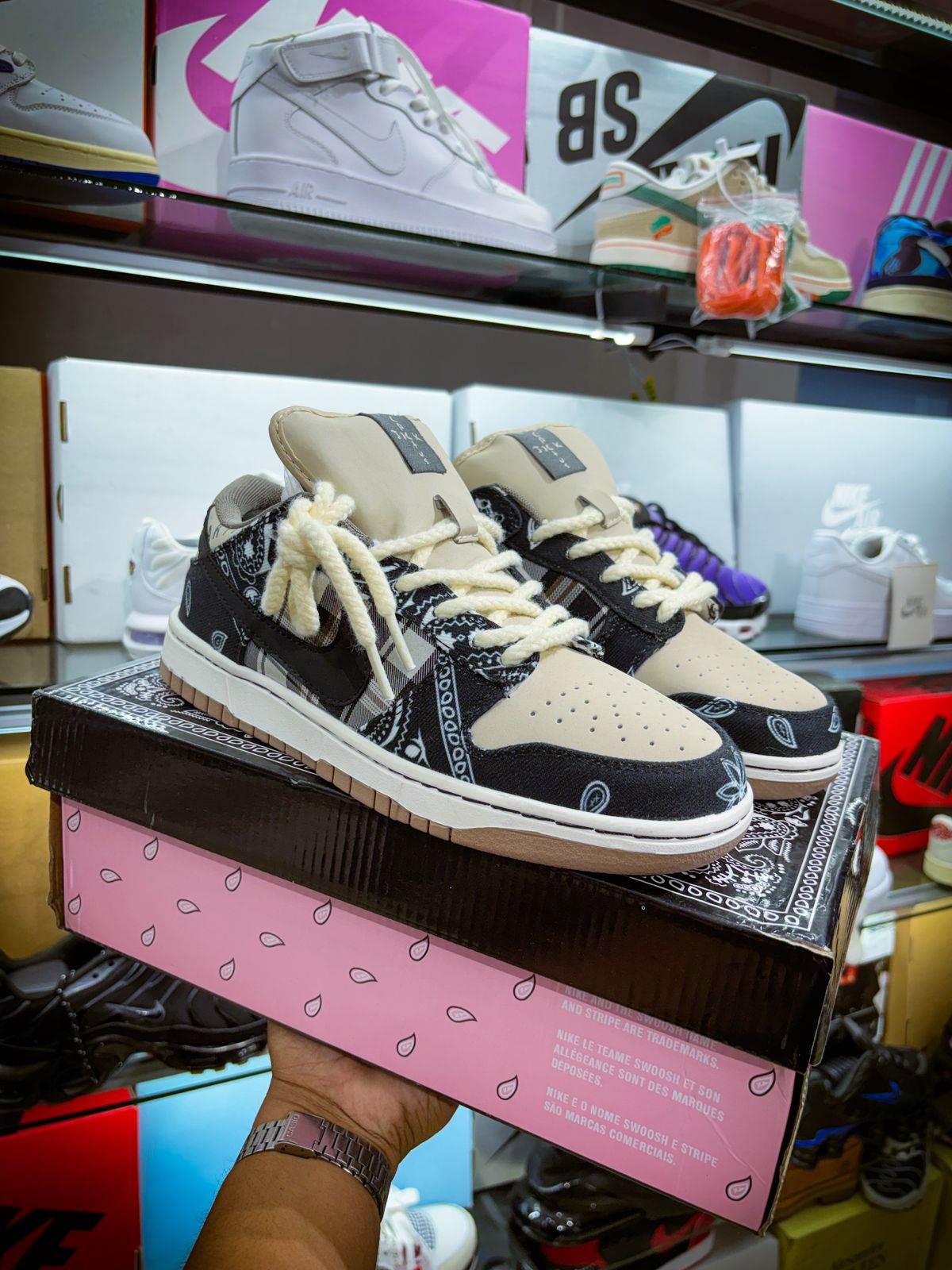 TENIS NIKE SB DUNK LOW TRAVIS SCOTT